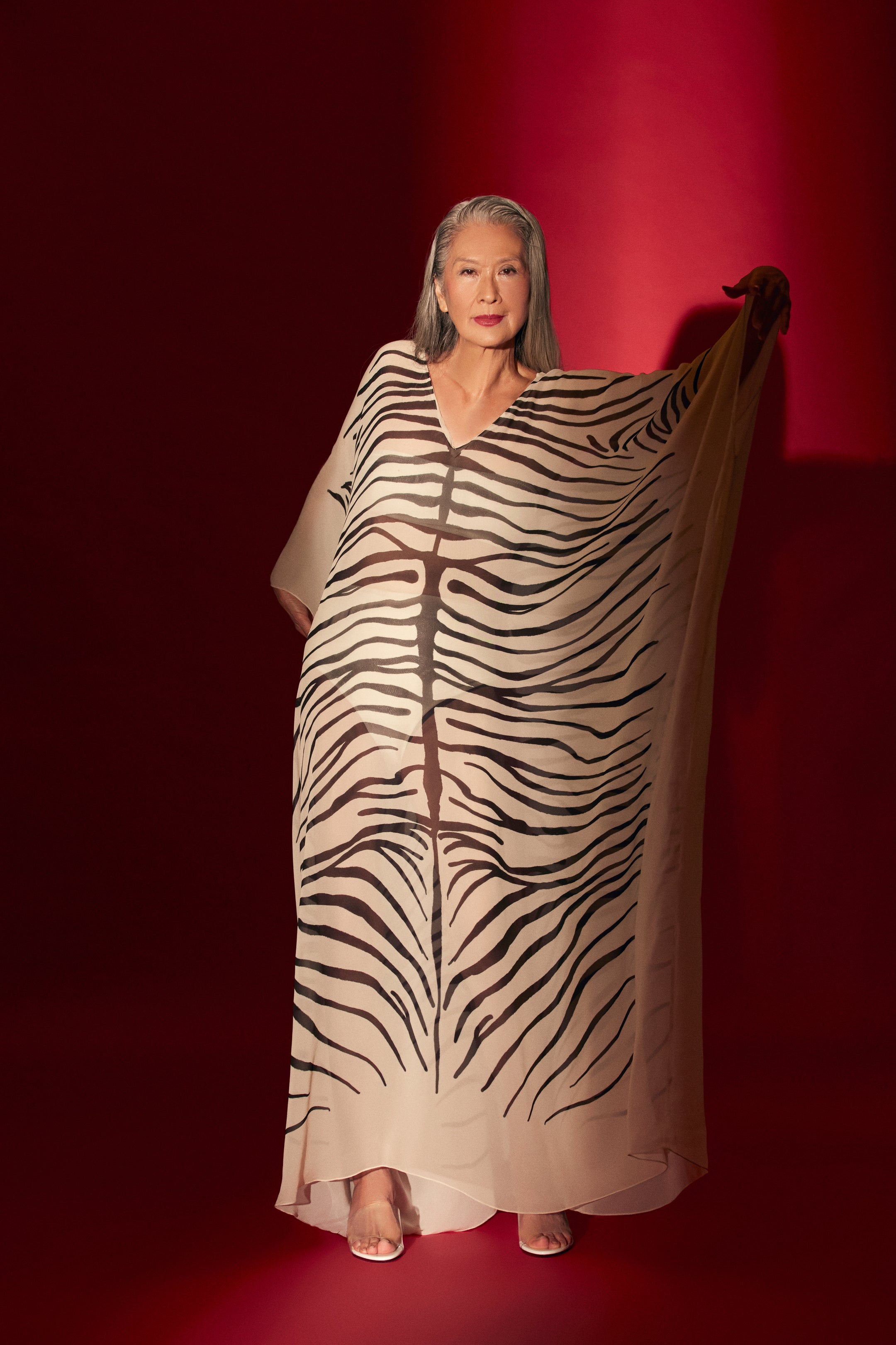 KAFTAN GEORGETTE ZEBRA MONO PRETO