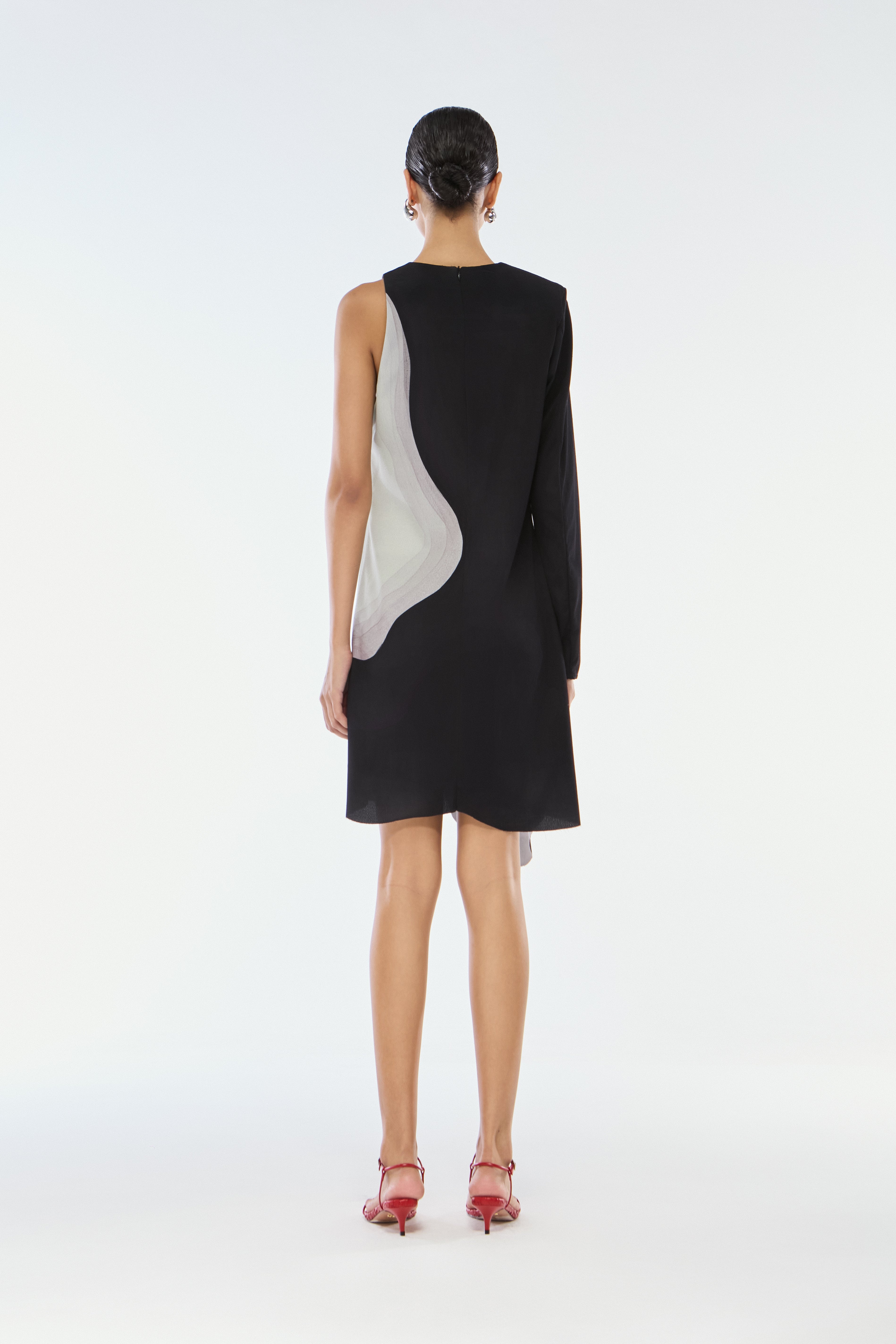 VESTIDO CURTO MANGA PANTERA WAVE
