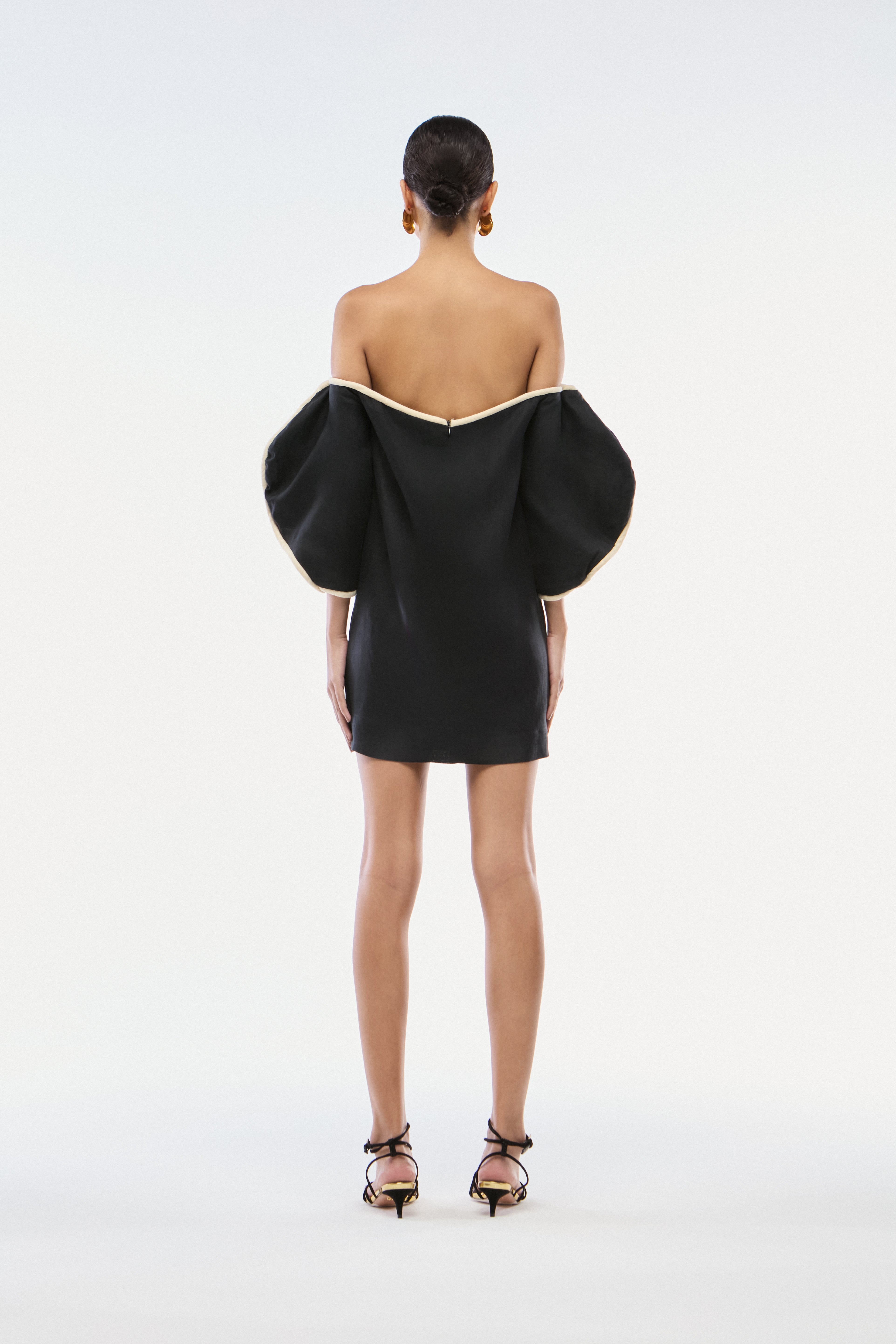 VESTIDO CURTO LINHO PRETO