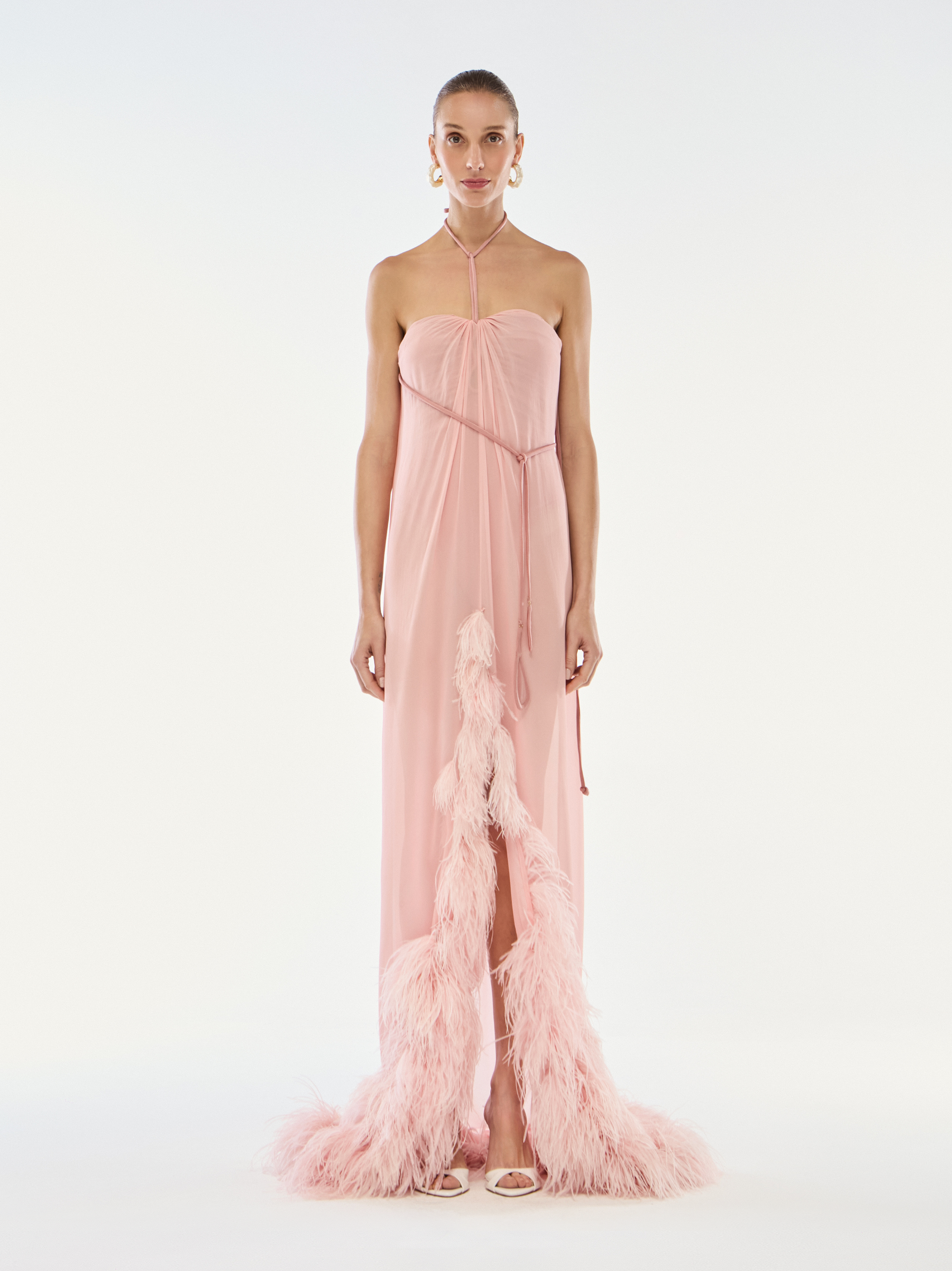 VESTIDO LONGO COM PLUMAS