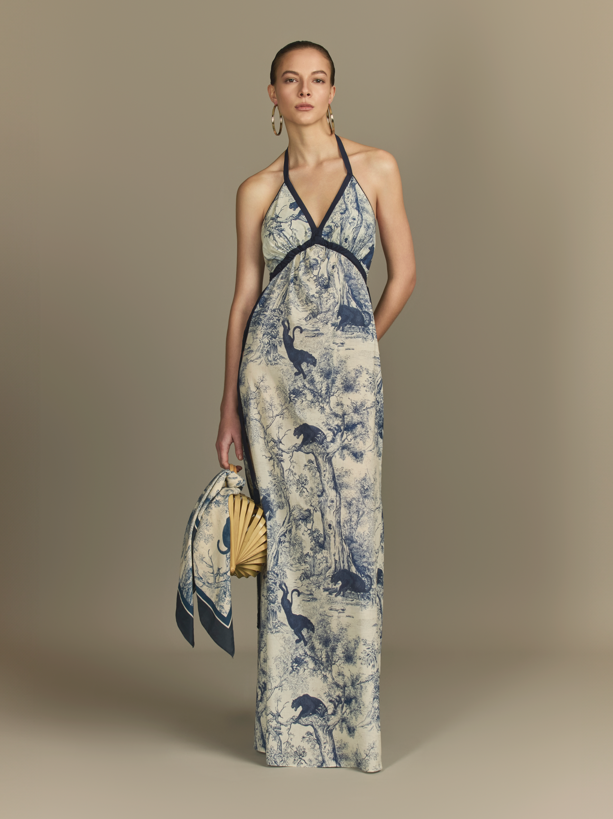 VESTIDO LONGO ALÇAS AMARRAÇÃO CAÇADA