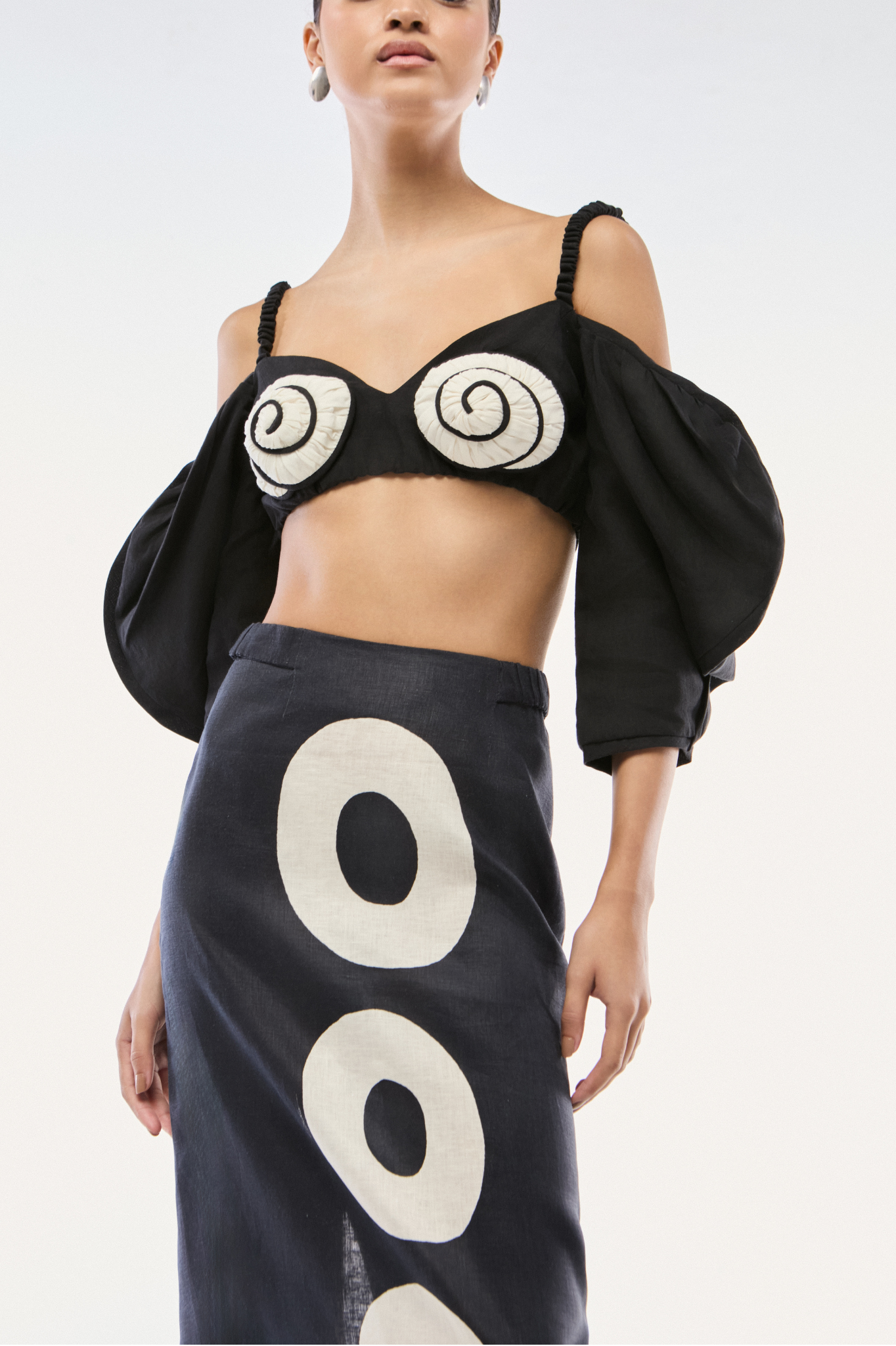TOP CROPPED LINHO CARACOL PRETO