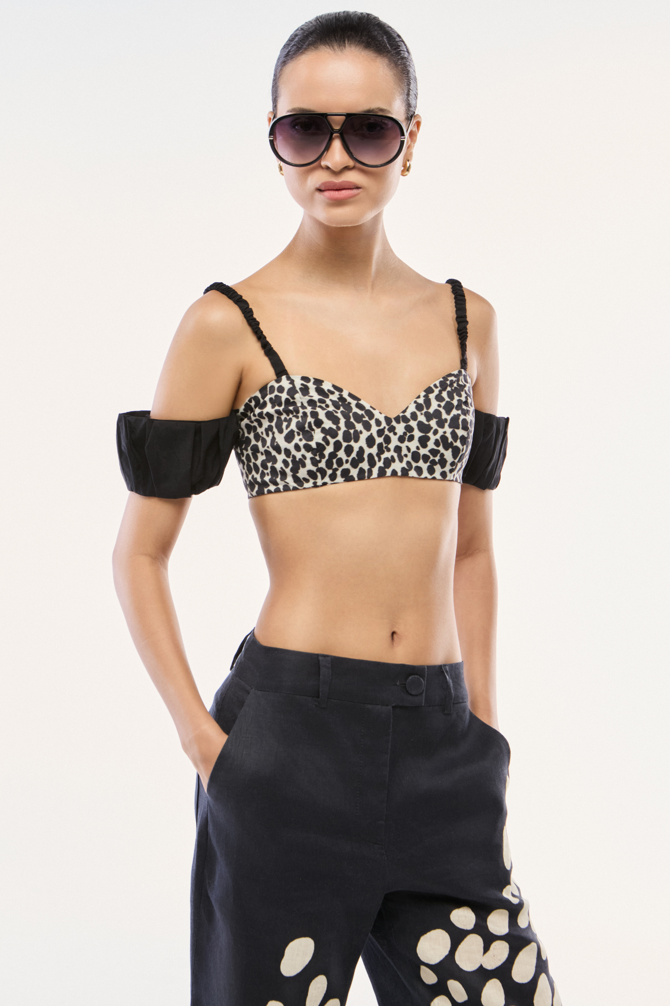 TOP MANGAS CIGANINHA BOLHAS PRETO