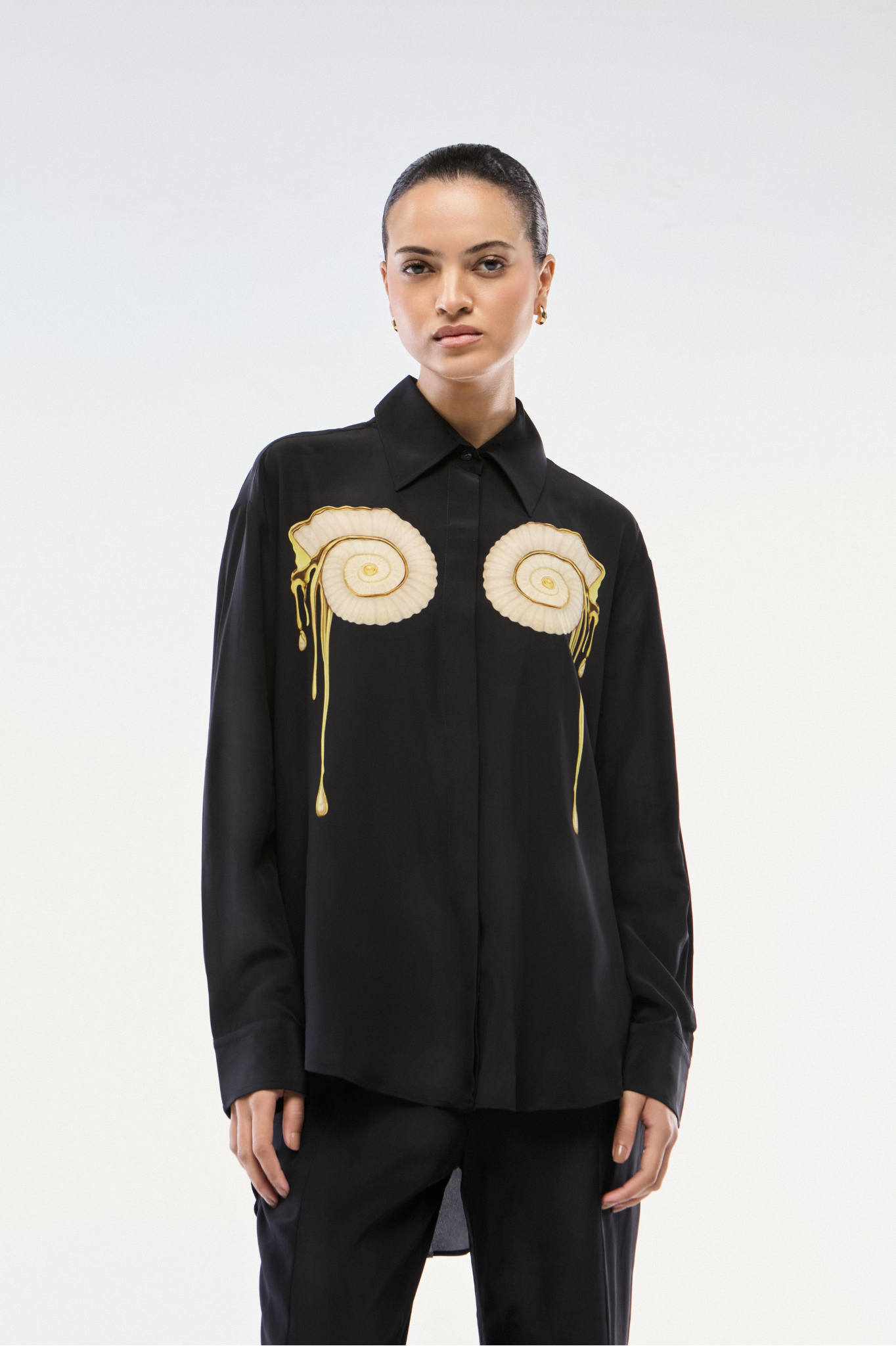 CAMISA SEDA CARACOL PRETO